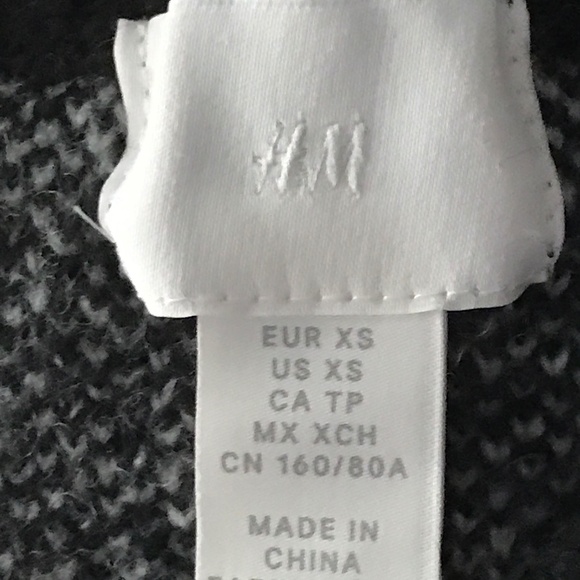 H & M Black & White Argyle Sweater BNWT - Picture 3 of 3